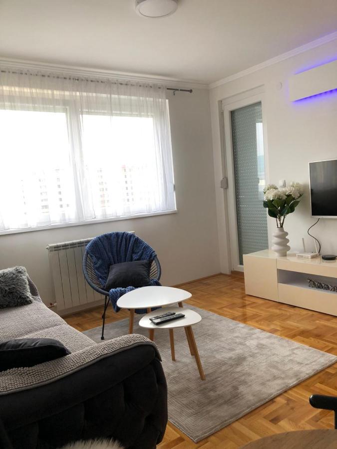 Apartman Ml Lukavica Εξωτερικό φωτογραφία